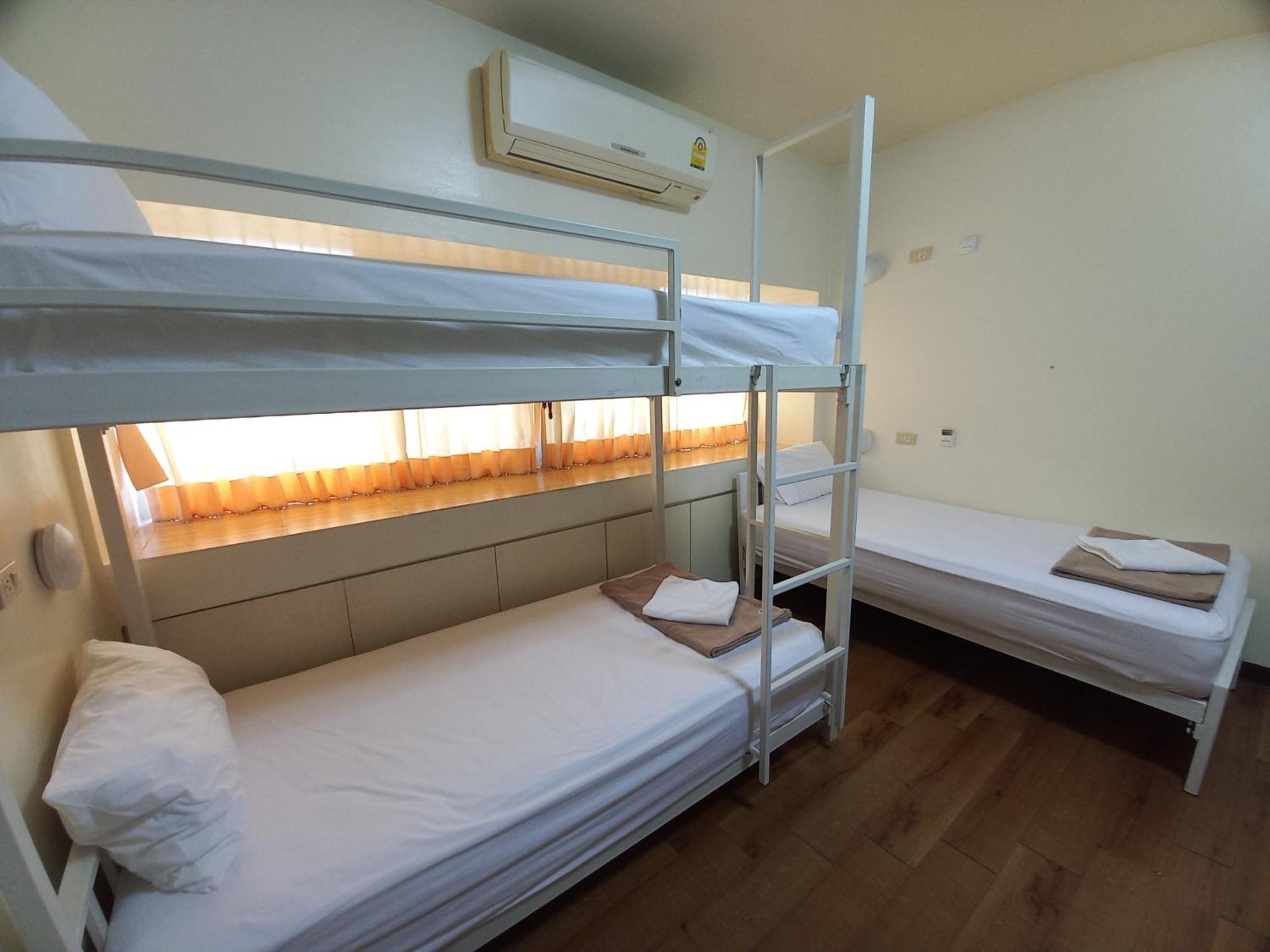 Smile Society Hostel Bangkok Room photo